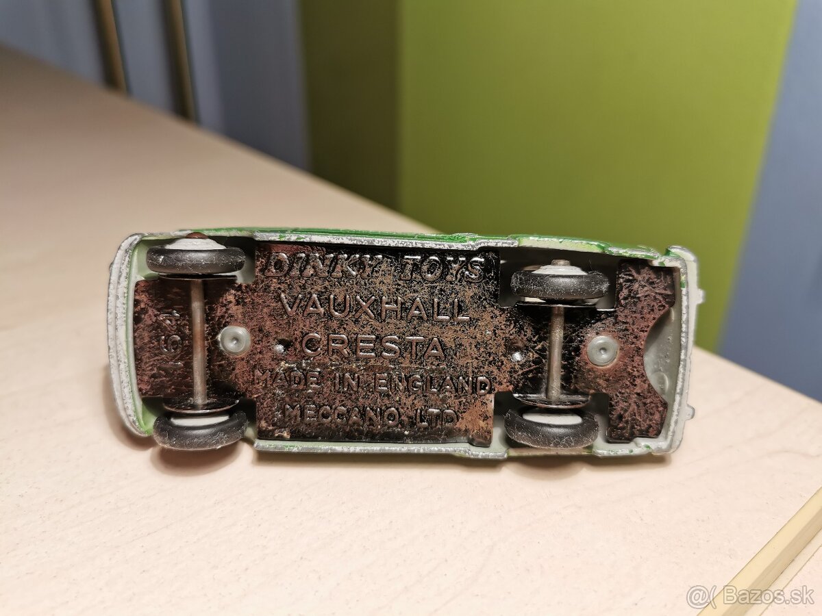 Dinky toys Vauxhall Cresta - 5