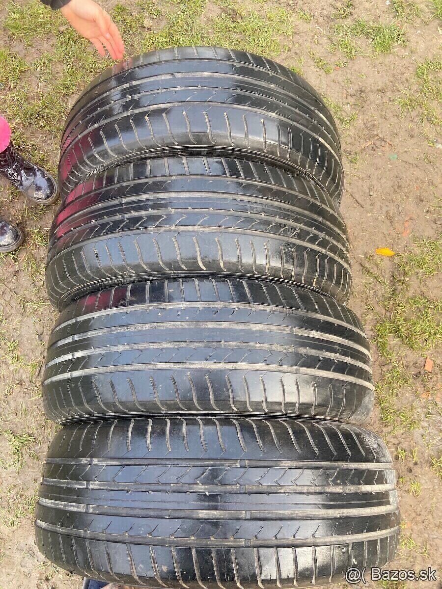 Predám letné 205/60r15 5mm - 5