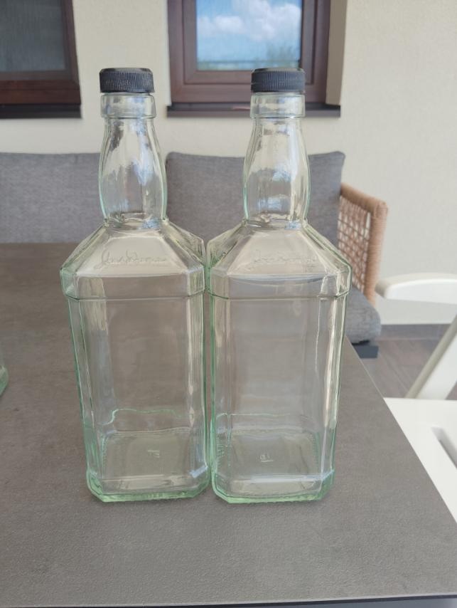 Prázdne fľaše - fľašky z alkoholu - 5