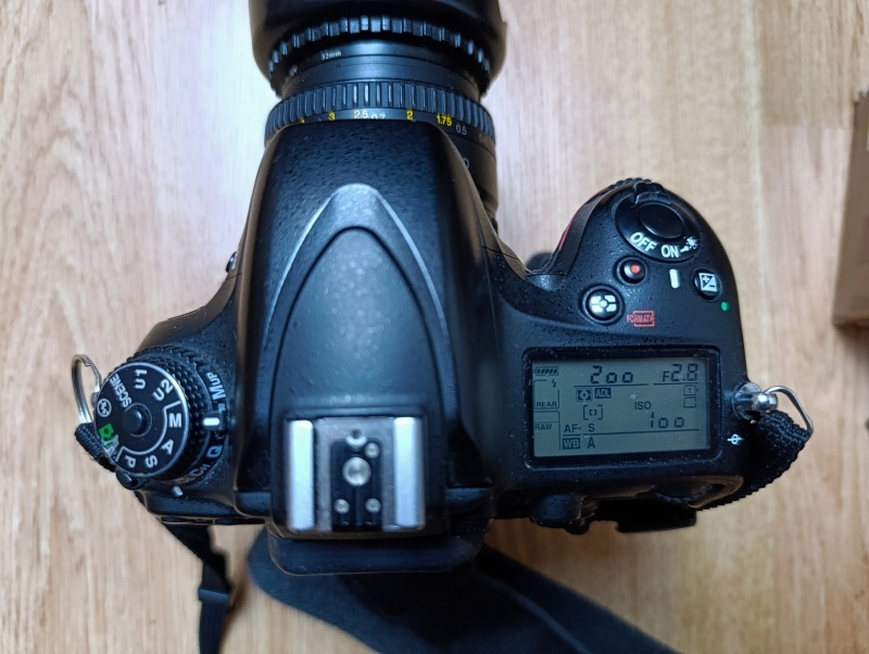 Nikon D600 + Nikon 50mm f/1.8D + battery grip Meike - 5