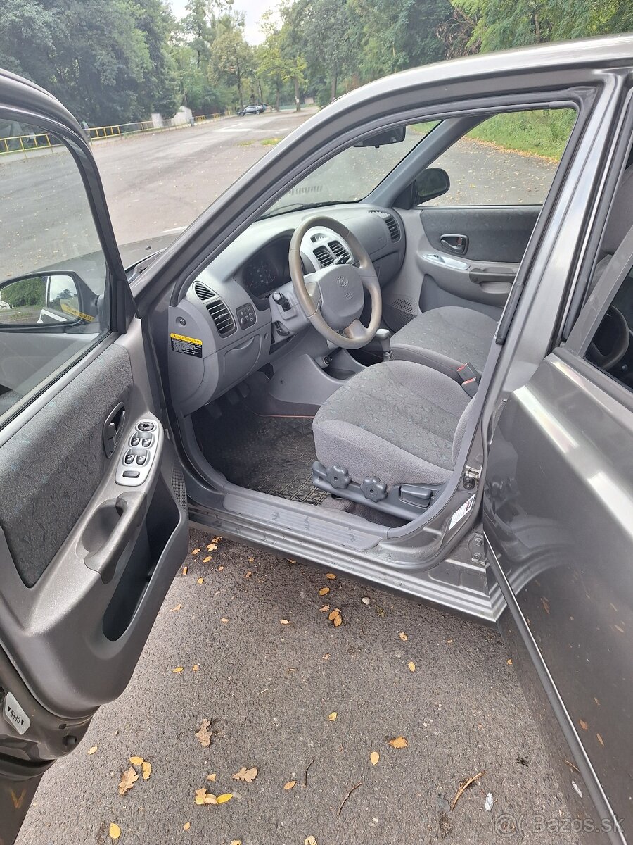 Hyundai Accent - 5