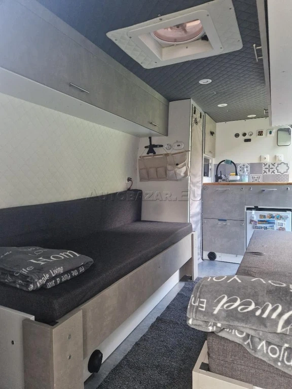 Renault Master Campervan - 5