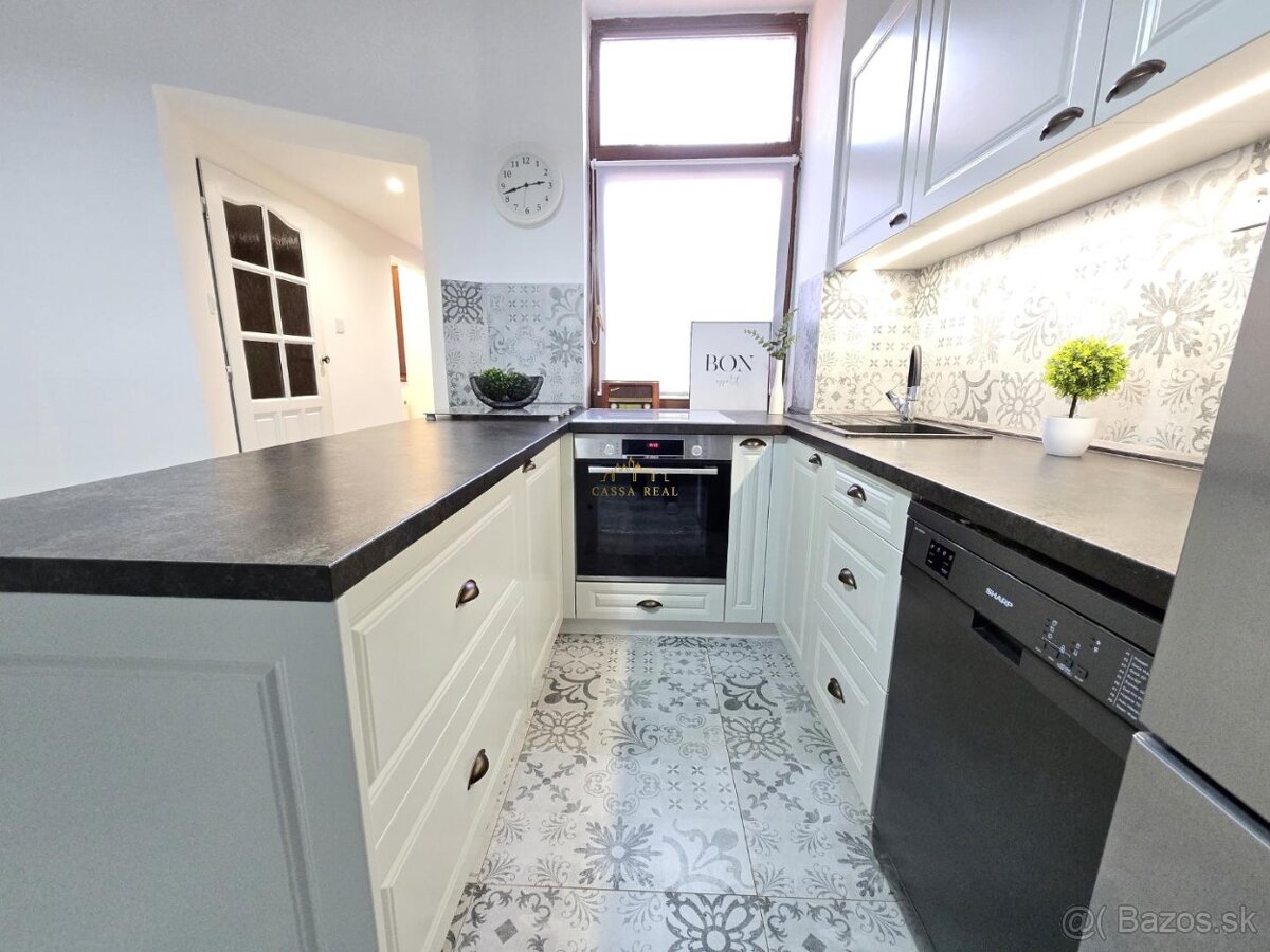 Mestský DOM so záhradou 807 m², 2x kúpeľňa, klíma / Orechová - 5