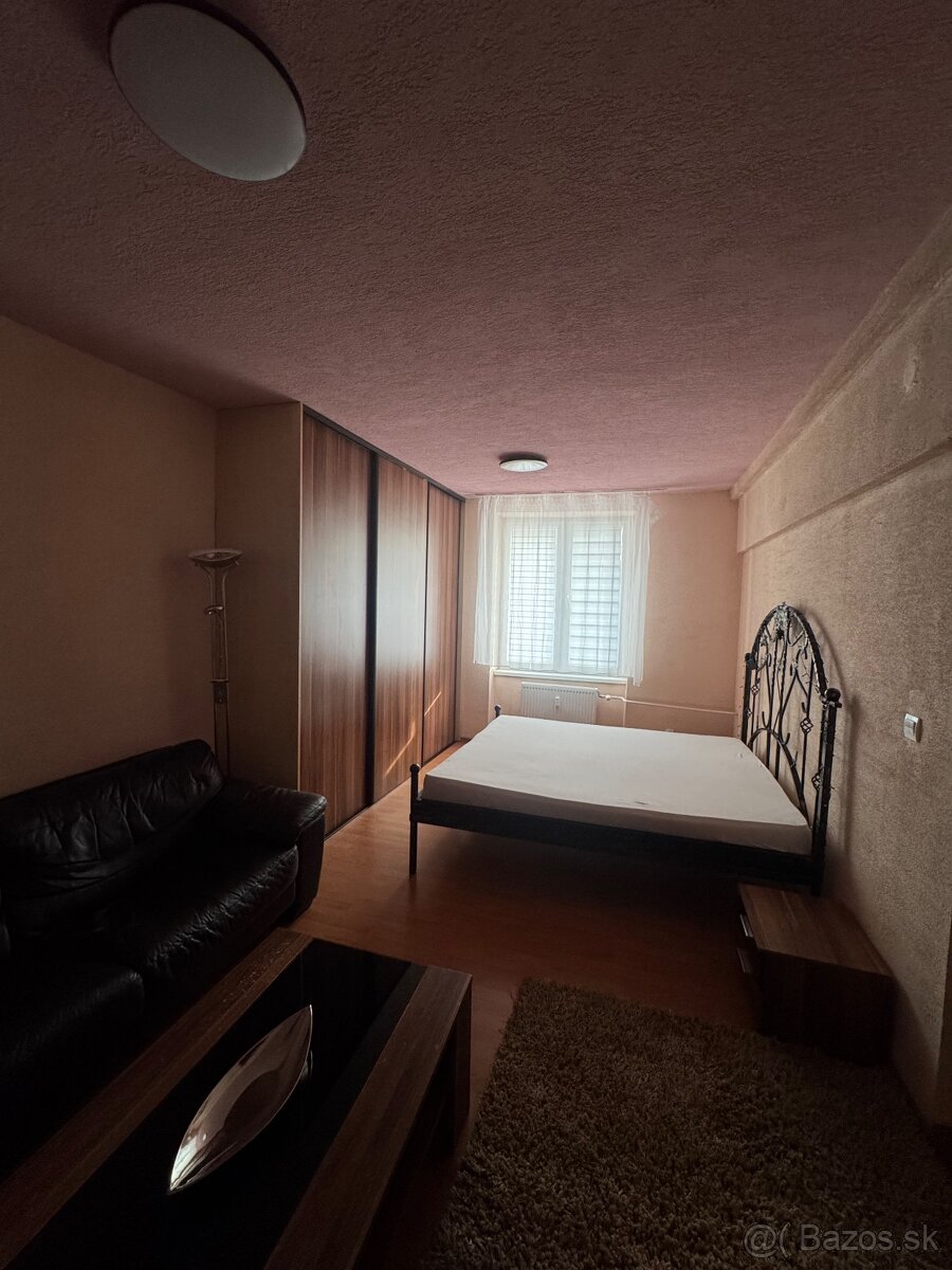 Prenájom 1.5 izbového bytu - 5
