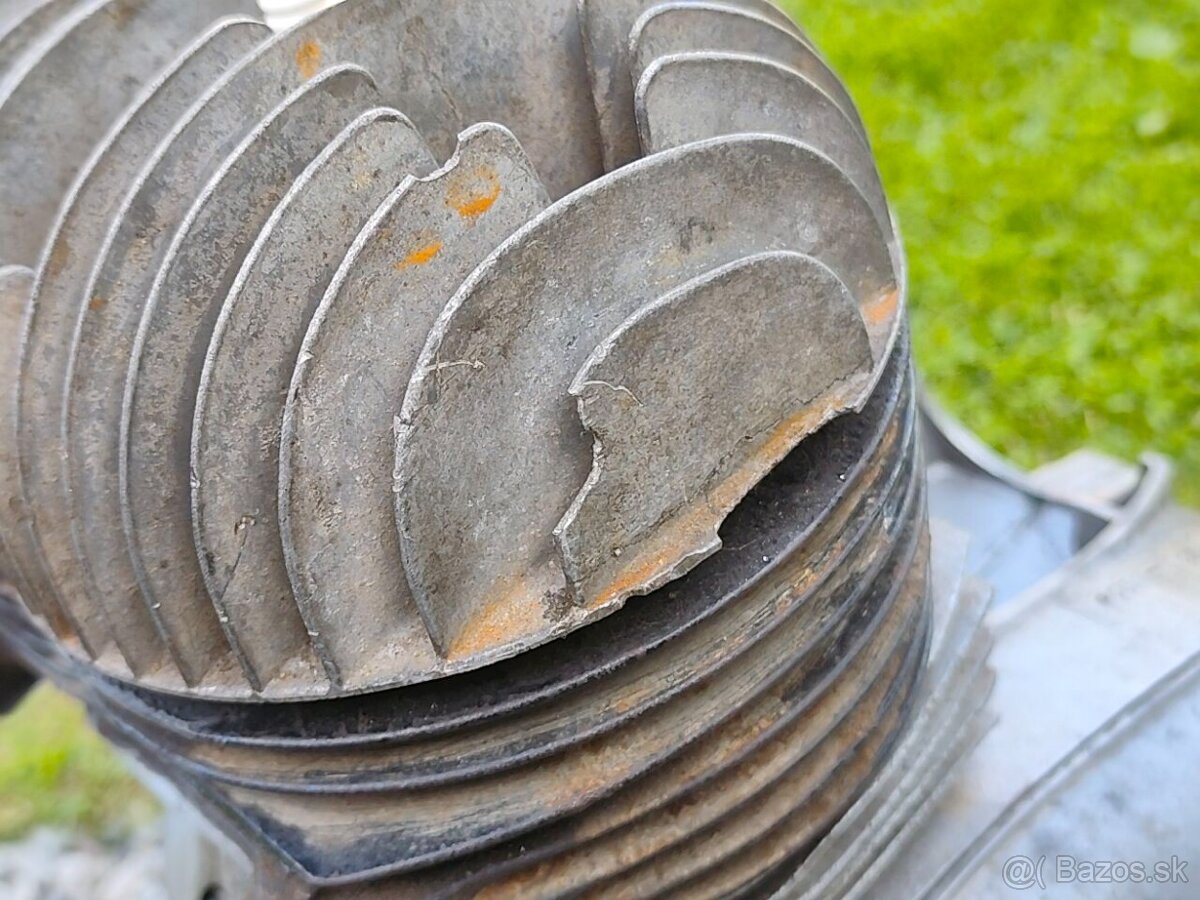 Predám motor 350/354 - 5