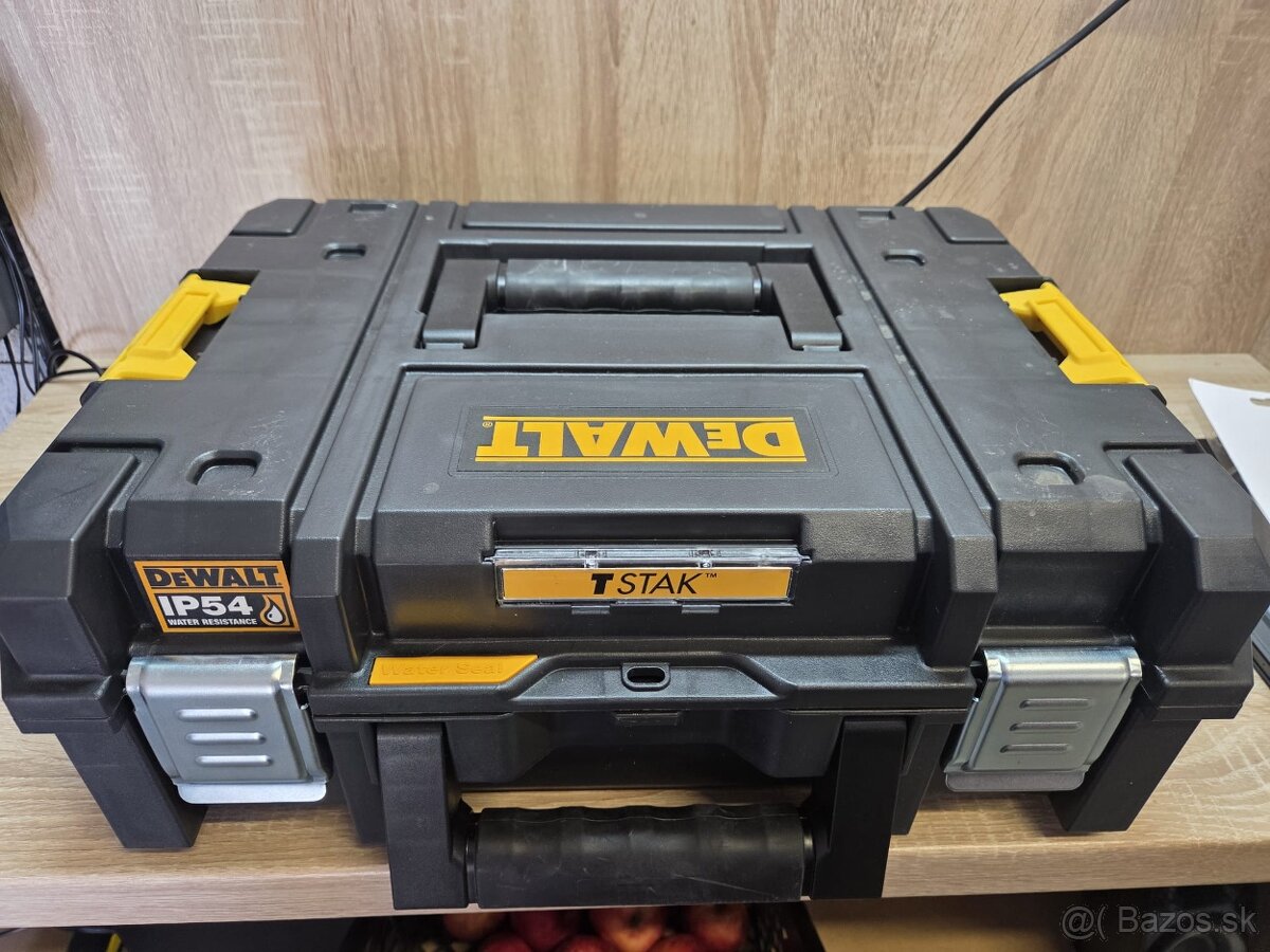 Dewalt kufrík tstak - 5