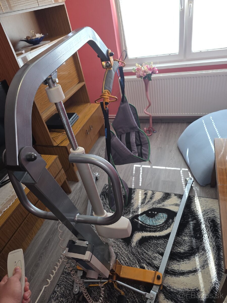 Predám elektrický zdvihák pre imobilných. - 5