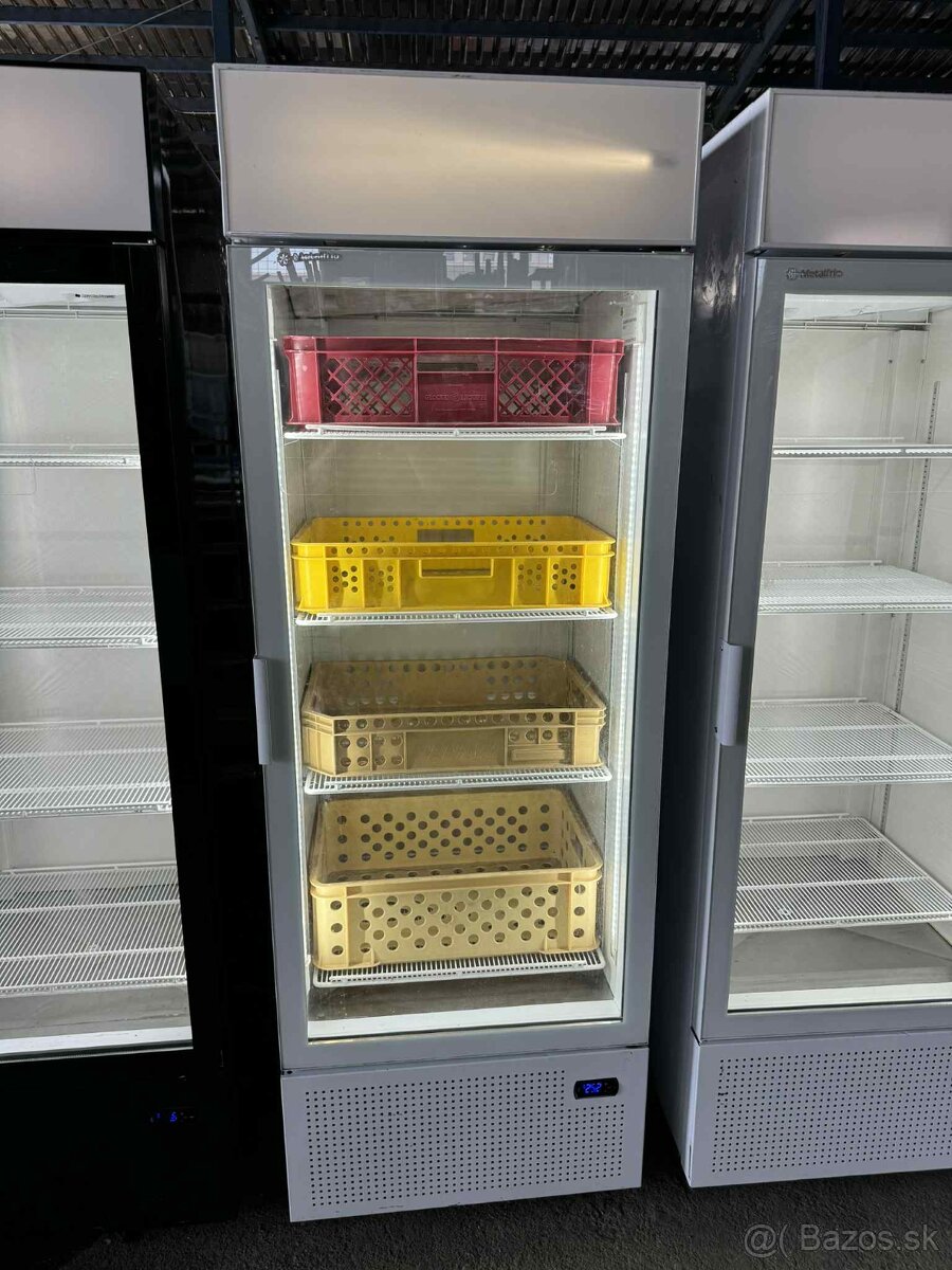 Prosklená lednice na přepravky 70x71x207cm - 5