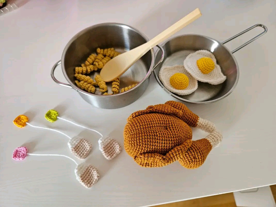Háčkované hračky do kuchynky - 5