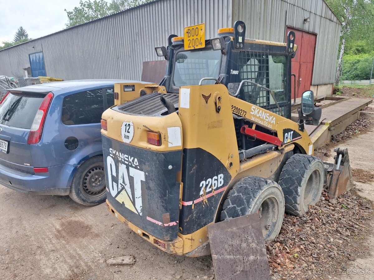 CATERPILLAR 226 B - 5