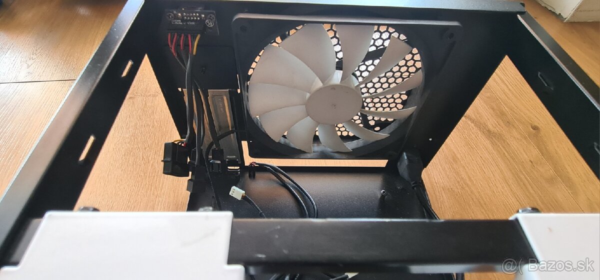 Pc skrinka Fractal FD-CA-NODE-304-BL - 5