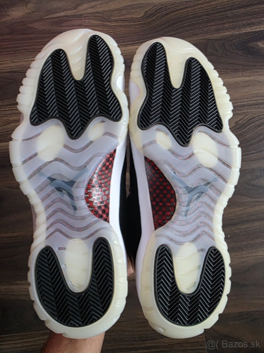 AIR JORDAN 11 RETRO 72-10 - 5