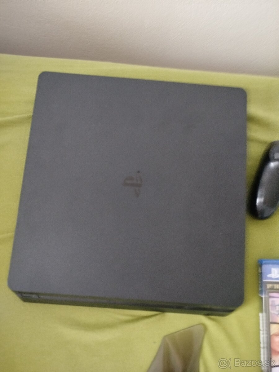 Predám playstation 4 s hrami - 5