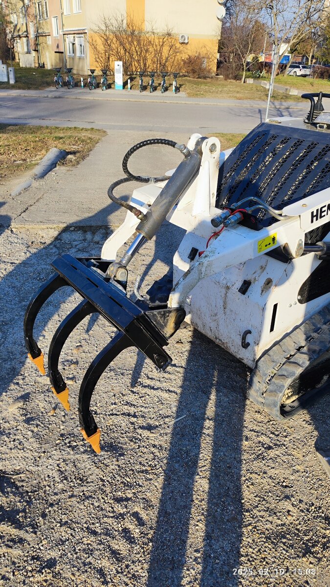 Univerzálni mini nakladač - 5