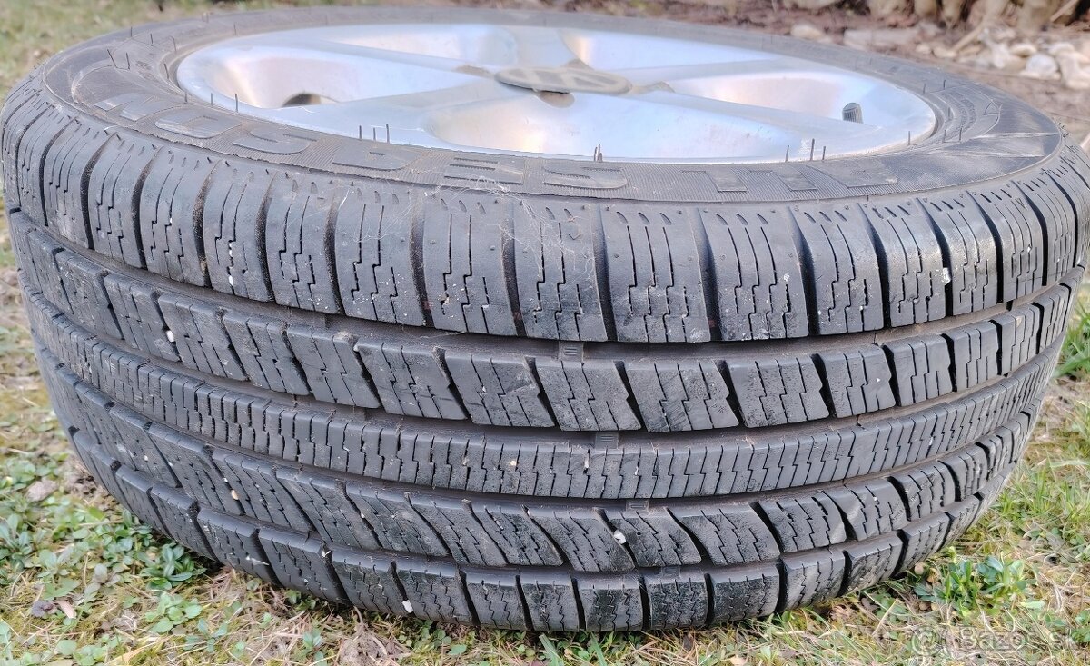 Celoročné pneu 185 55 R14 + VW disky - 5