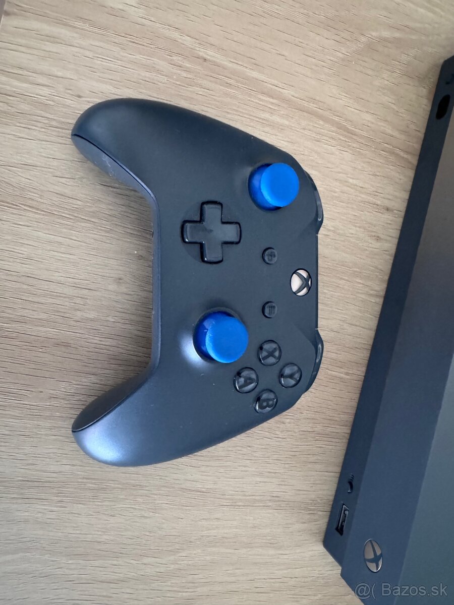 Xbox one X 1TB HDD + 8 hier - 5