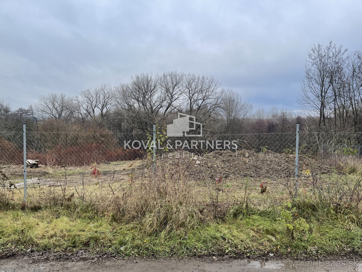 Stavebný pozemok v obci Slažany - 5