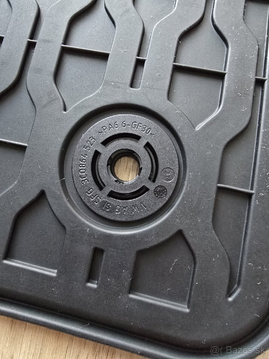 VW Multivan T7 gumové rohože - 5