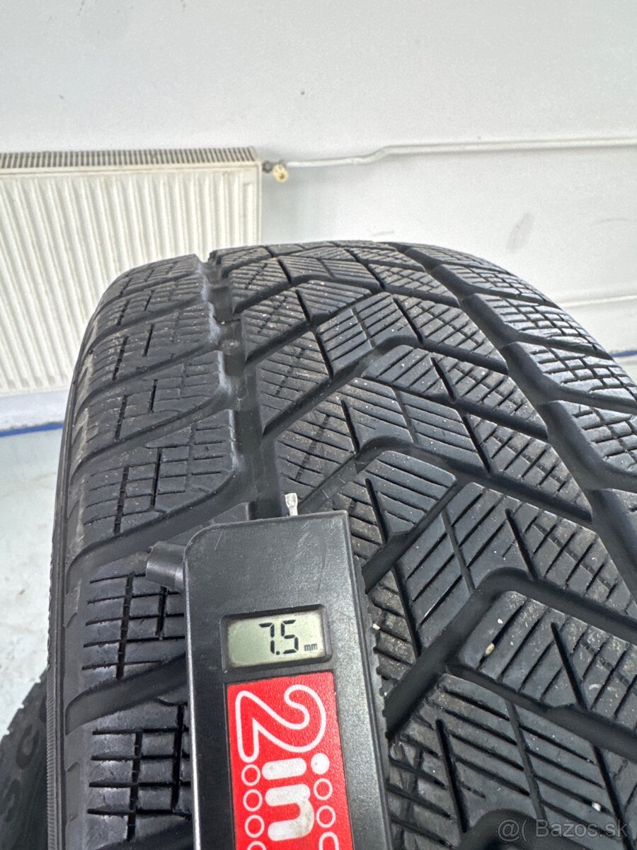 Predám zimné 235/50 R18 PIRELLI - 5
