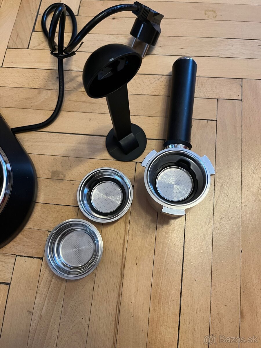 Kavovar Delonghi Nespresso Dedica Style - 5