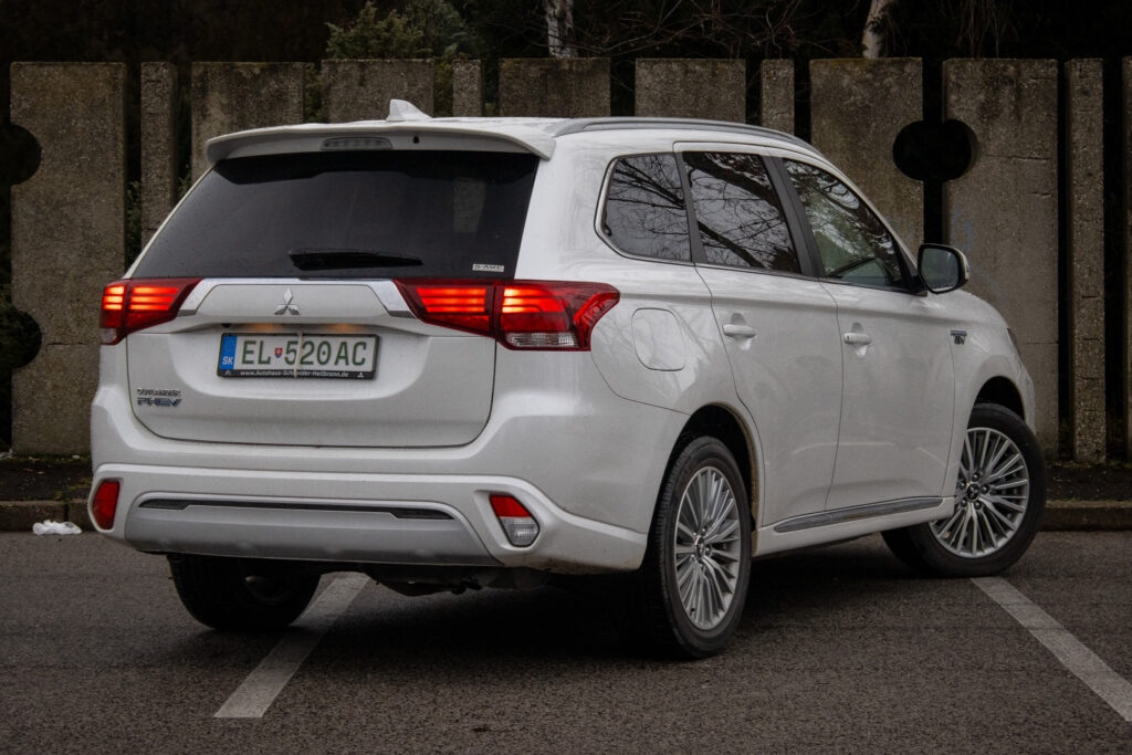 Mitsubishi Outlander 2.4l PHEV CVT - 5