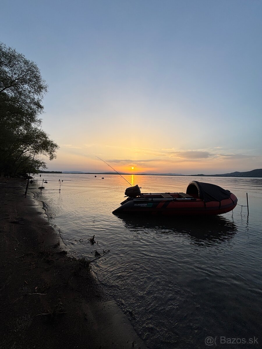 Predám čln Gladiator 330 s motorom Yamaha 5hp - 5