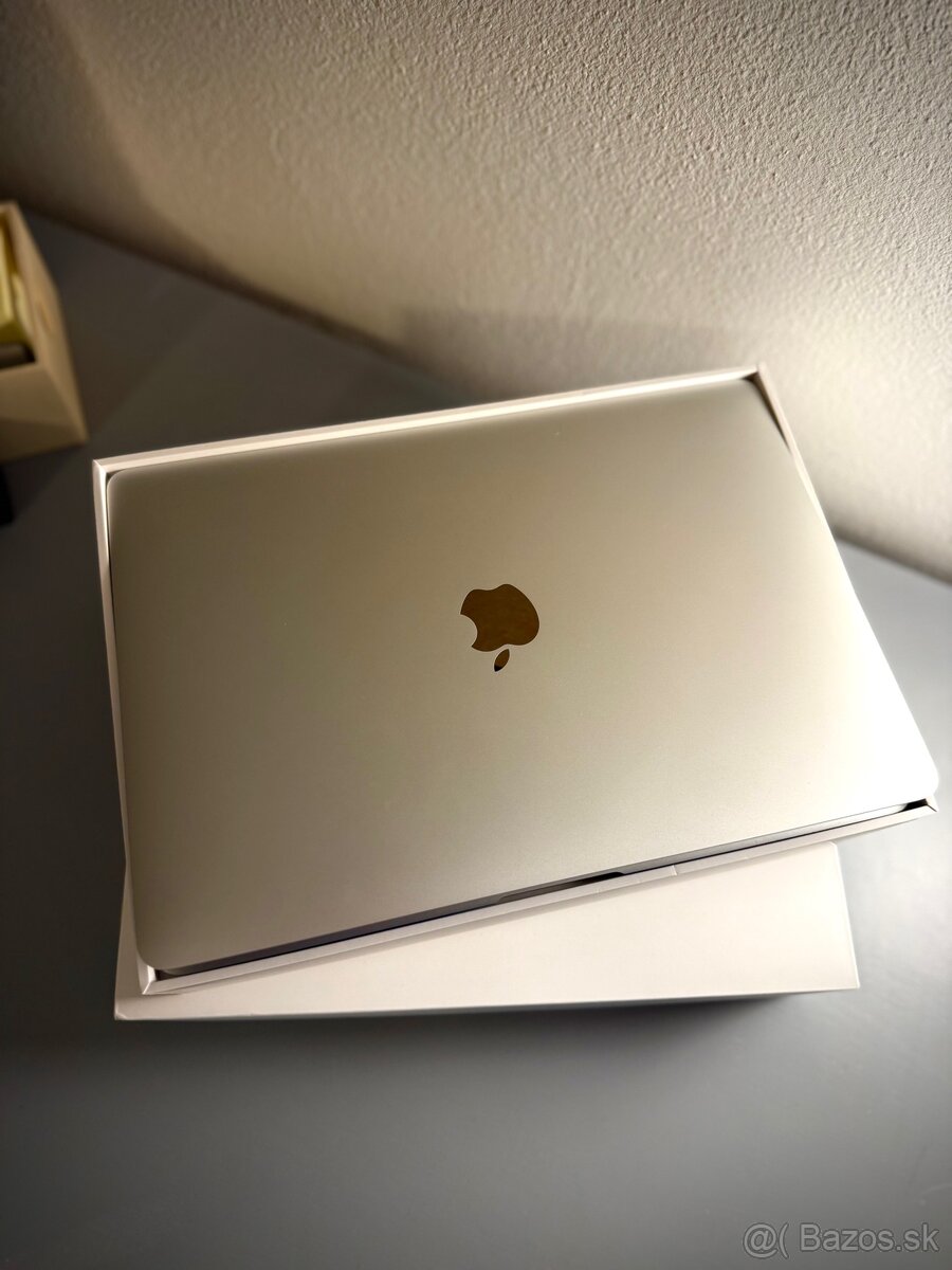 Predám Macbook AIR M1, 256GB, TOP STAV - 5