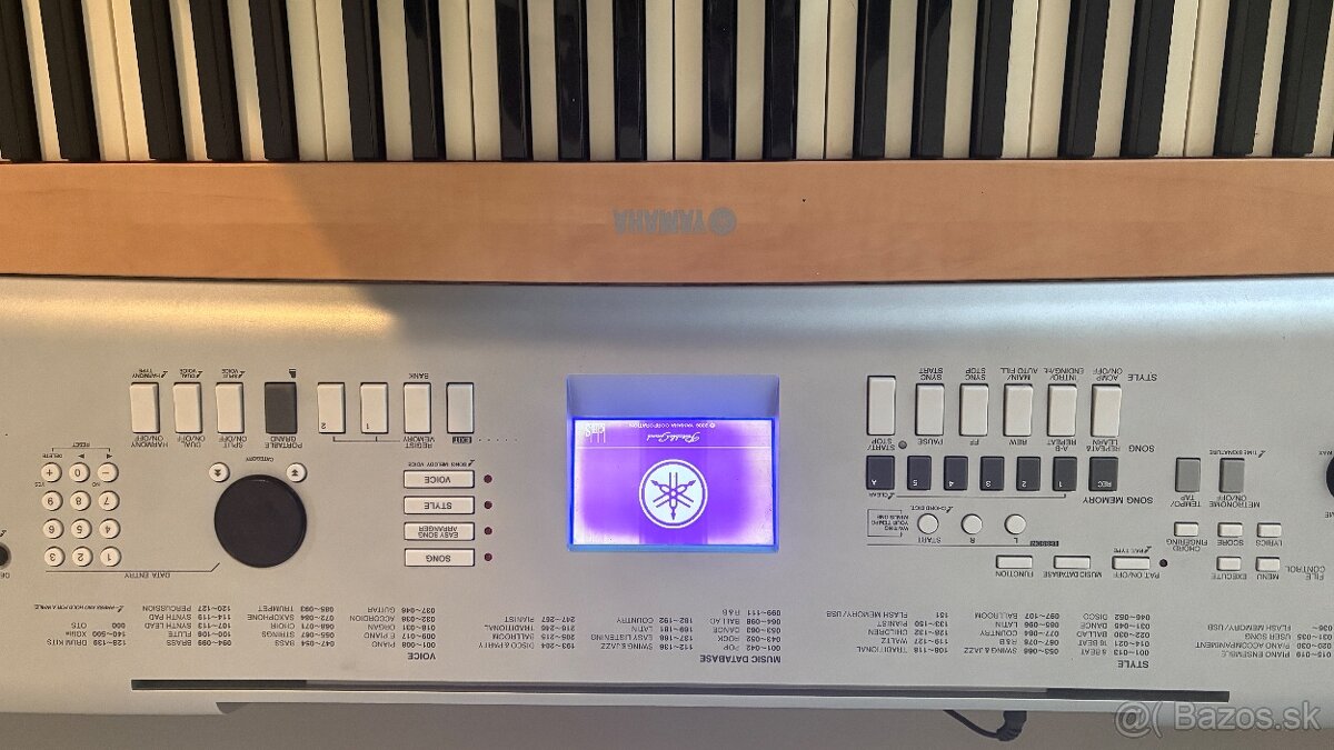 Digitálny klavír Yamaha DGX 620 - 5