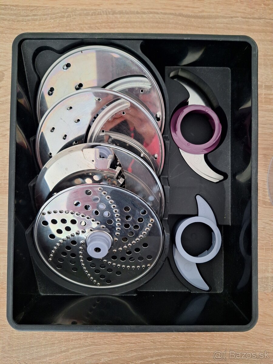 PREDÁM KUCHYNSKÝ ROBOT PHILIPS - 5