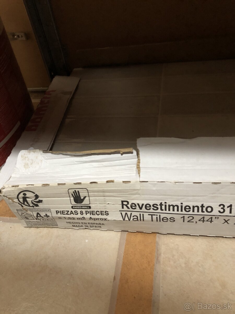 Obkladačky do malej kuchynky - cena za všetko je 30 eur. - 5