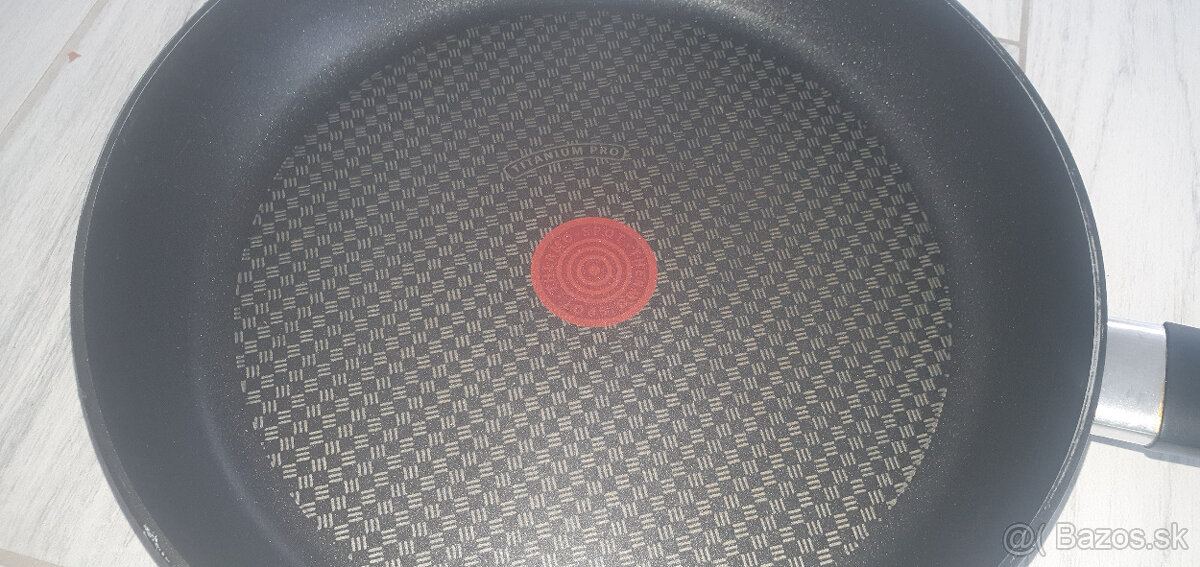 Kvalitný liatinový hrniec 5l - 5