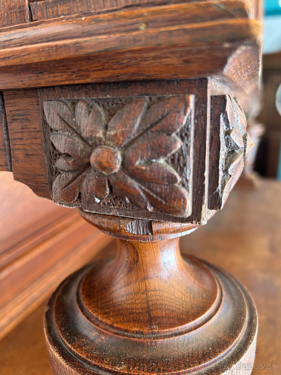 Historický príborník v rustikálnom štýle - 5