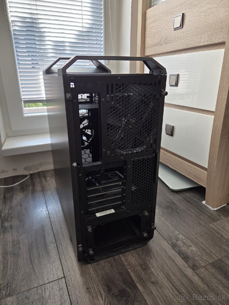 PC skriňa Cooler Master MasterCase 5
- 5