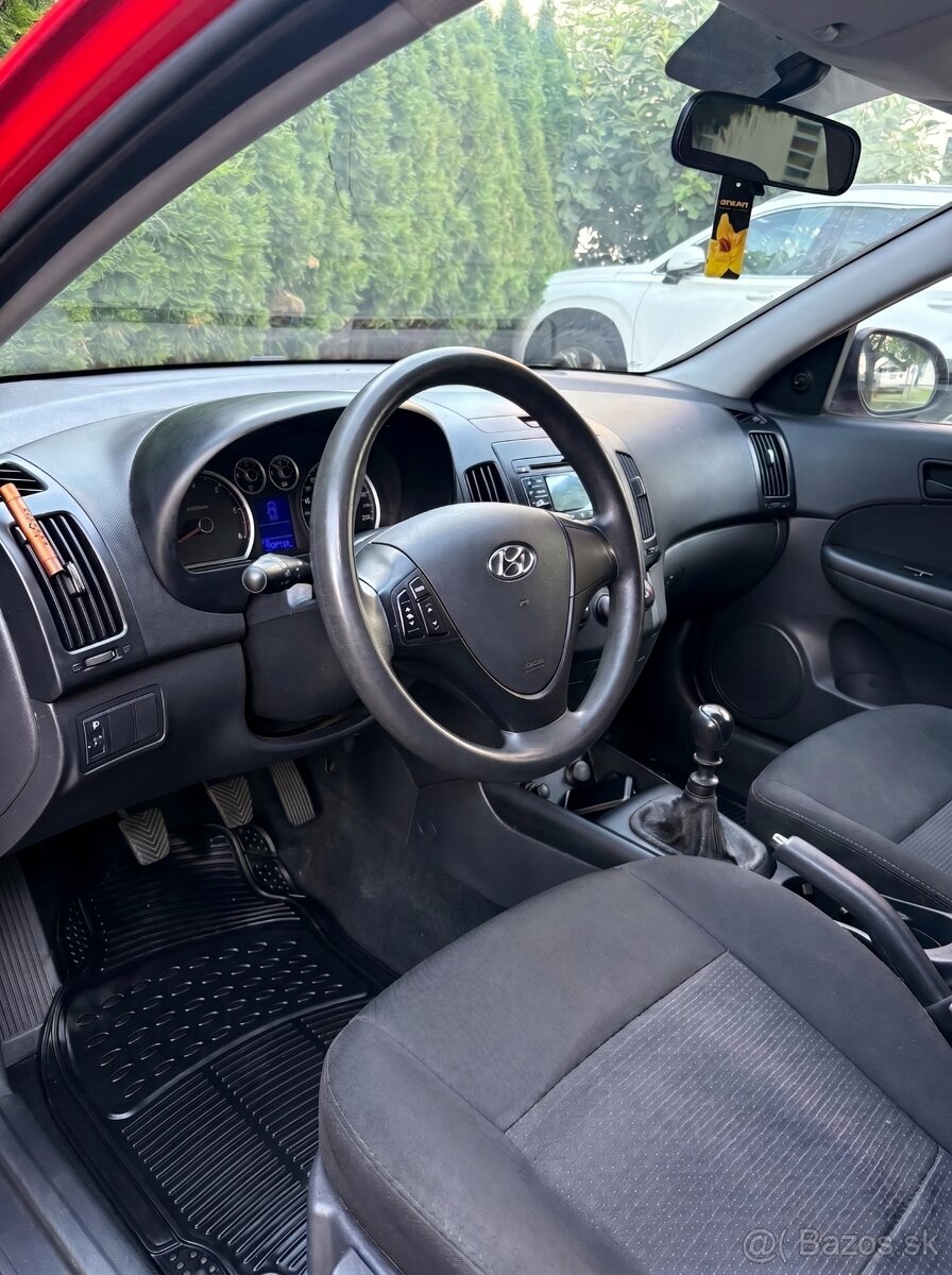 Predám Hyundai i30CW - 5