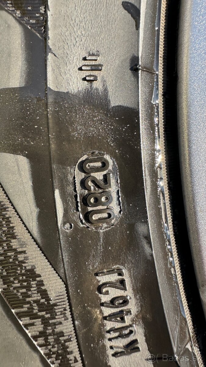 44. Land Rover Defender 255/60/ r20