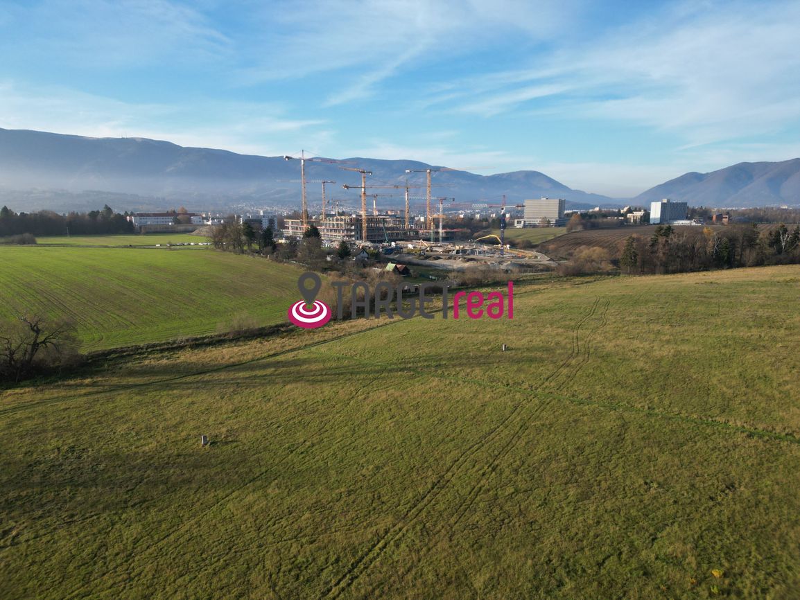 EXKLUZÍVNE: 2 Lukratívne stavebné pozemky v mestskej časti T - 5