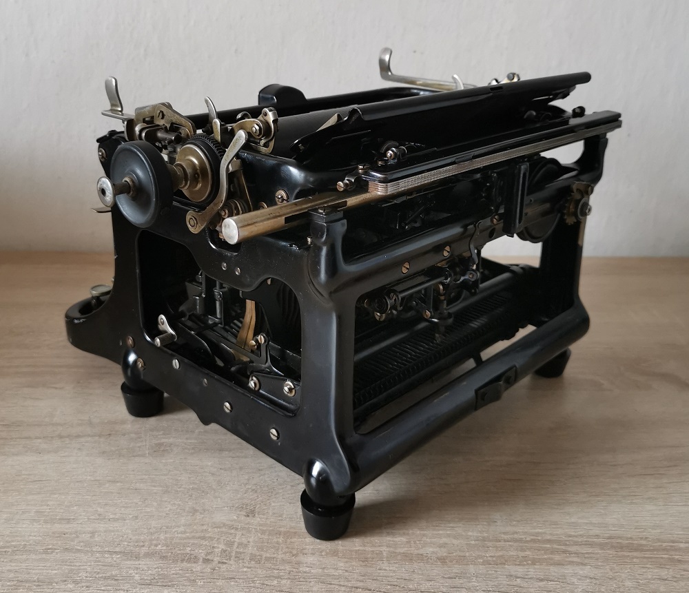 Starožitný písací stro Continental Standard z roku 1927 - 5