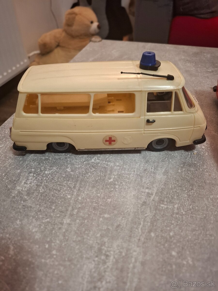 Retro hračky,škoda 1203 - 5