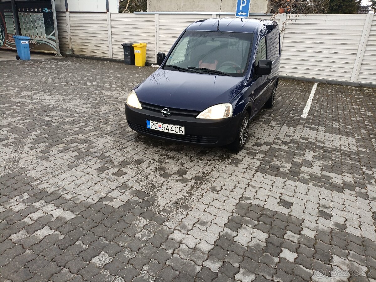 Predám Opel Combo 1.7 DTI rv 2004 55kw - 5