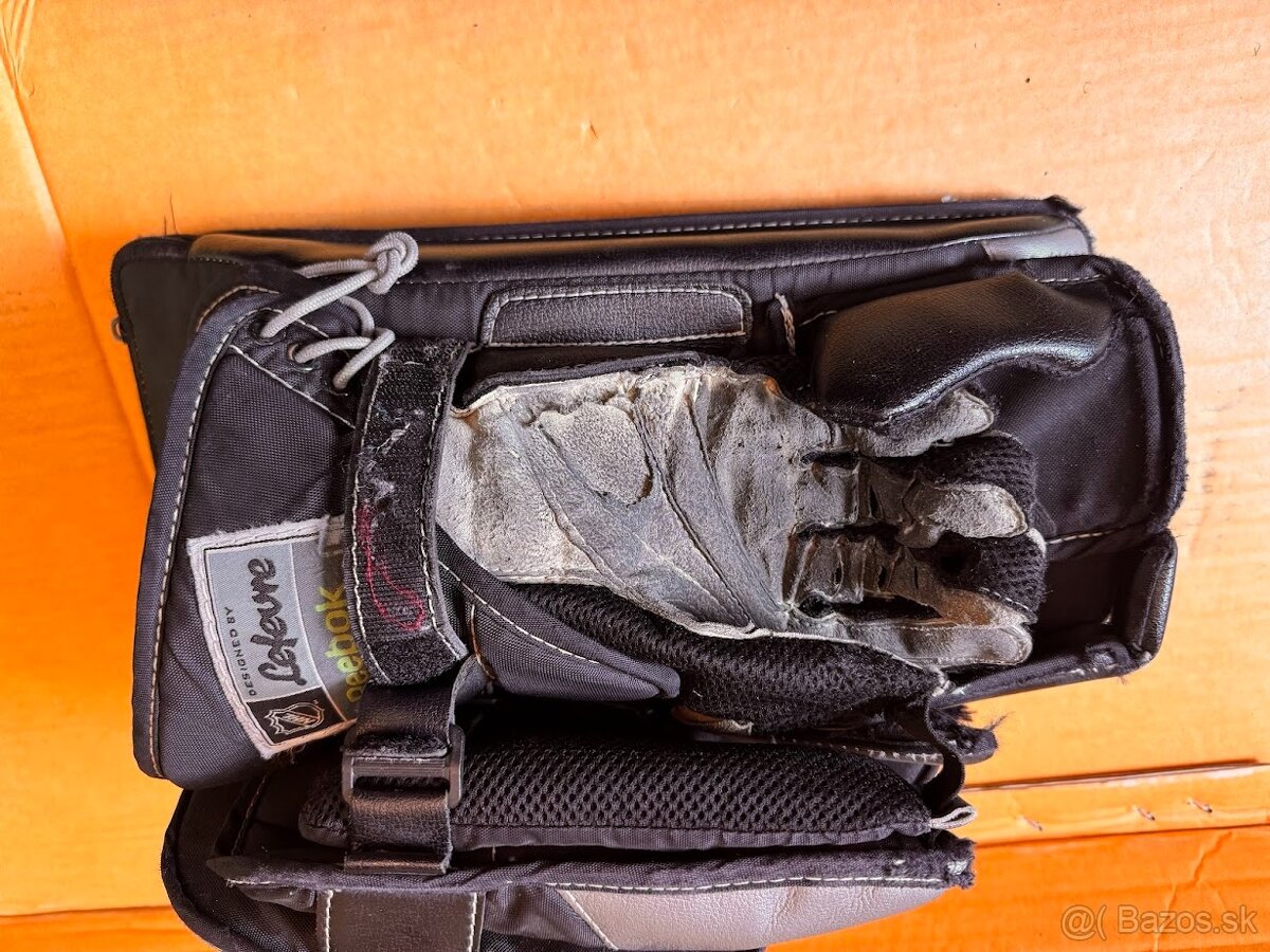 SET LAPAČKA A VYRÁŽEČKA REEBOK JR/INT - 5