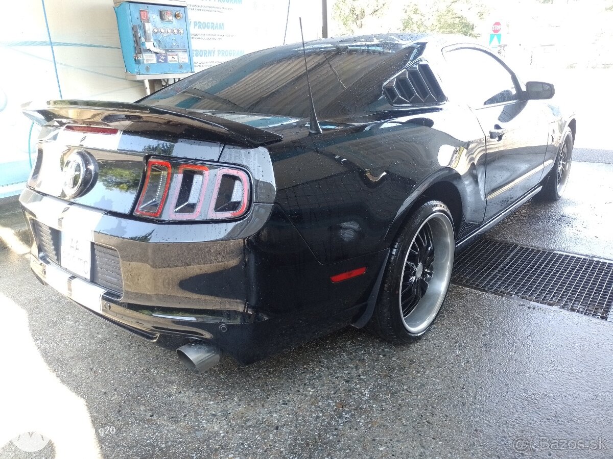 Ford Mustang - 5