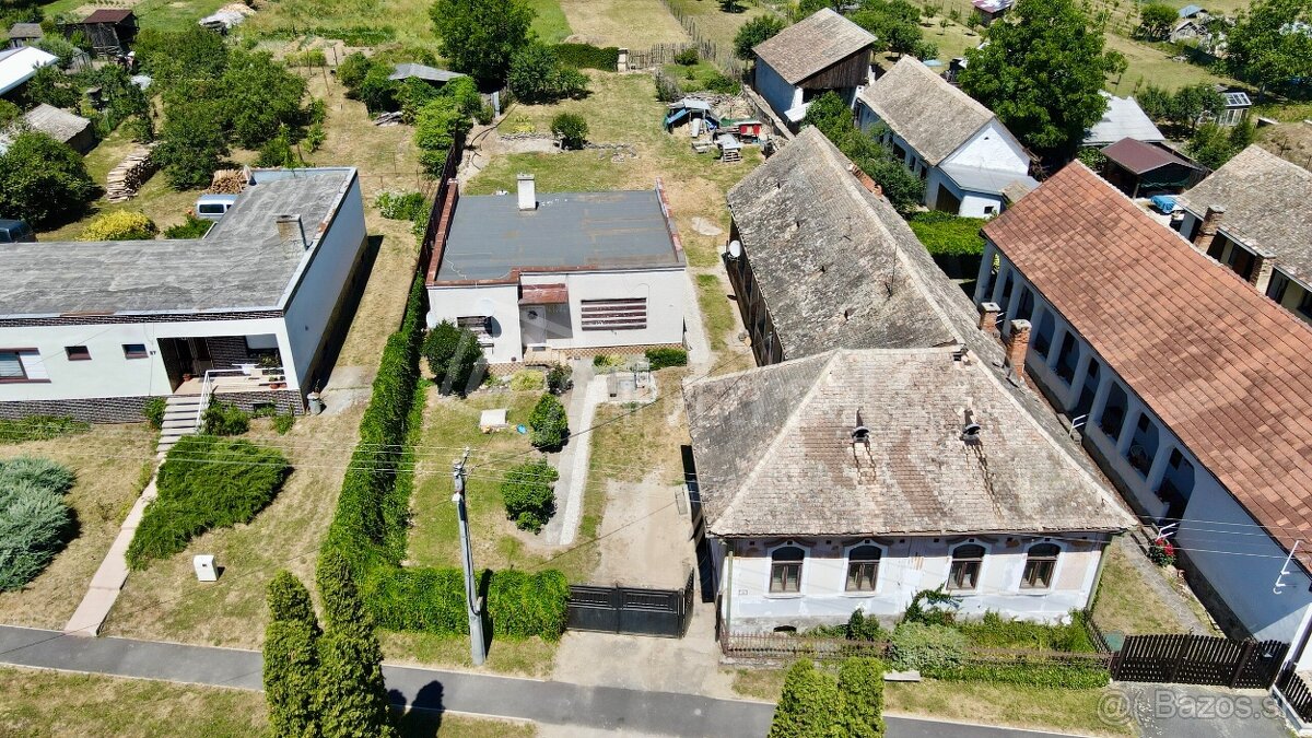Znížená cena Dva domy s nadrozemerným pozemkom, vhodné na t - 5