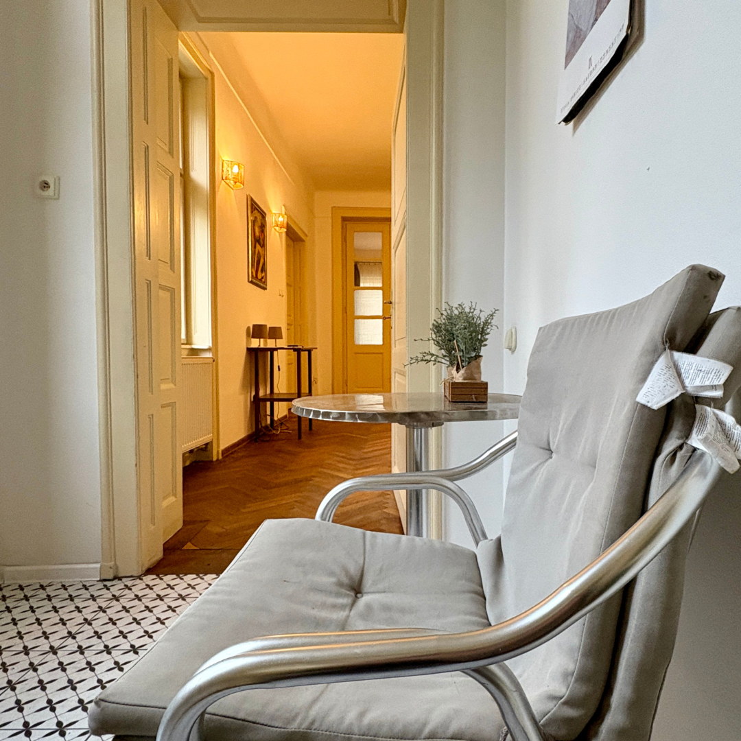 Meštiansky 5 izbový dom v srdci Šiah - 5