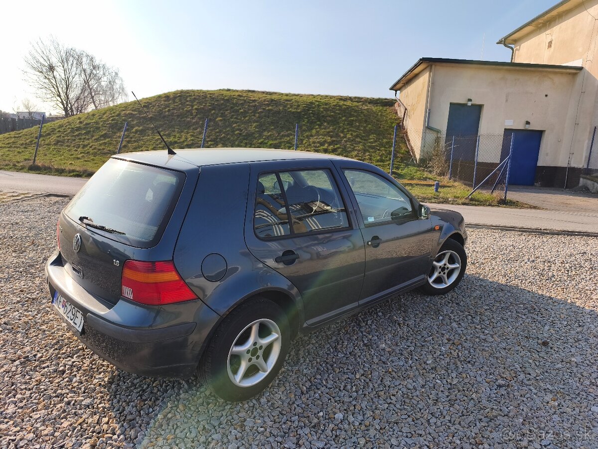 Predám VW Golf IV, 1,6 74 kw benzín - 5