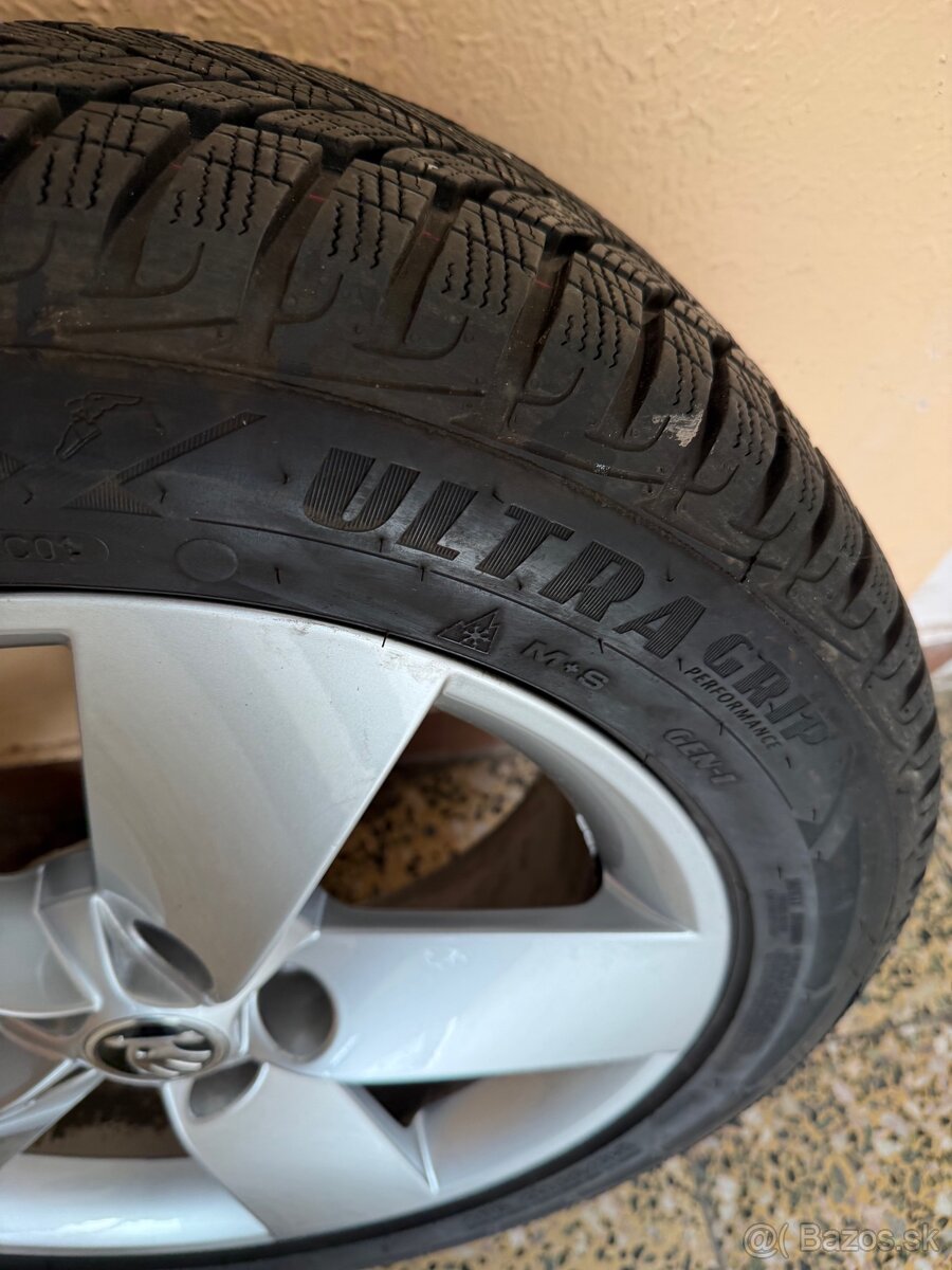 Pneumatiky Goodyear 215/55 R17 - 5