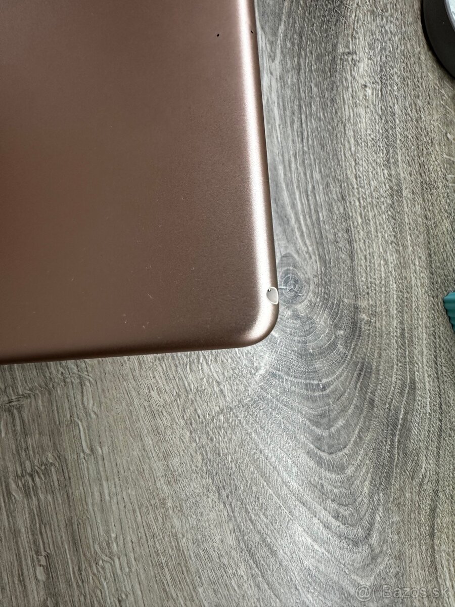 Predám iPad Air 2019 Wi-Fi, 64gb, Gold + Apple Pencil - 5