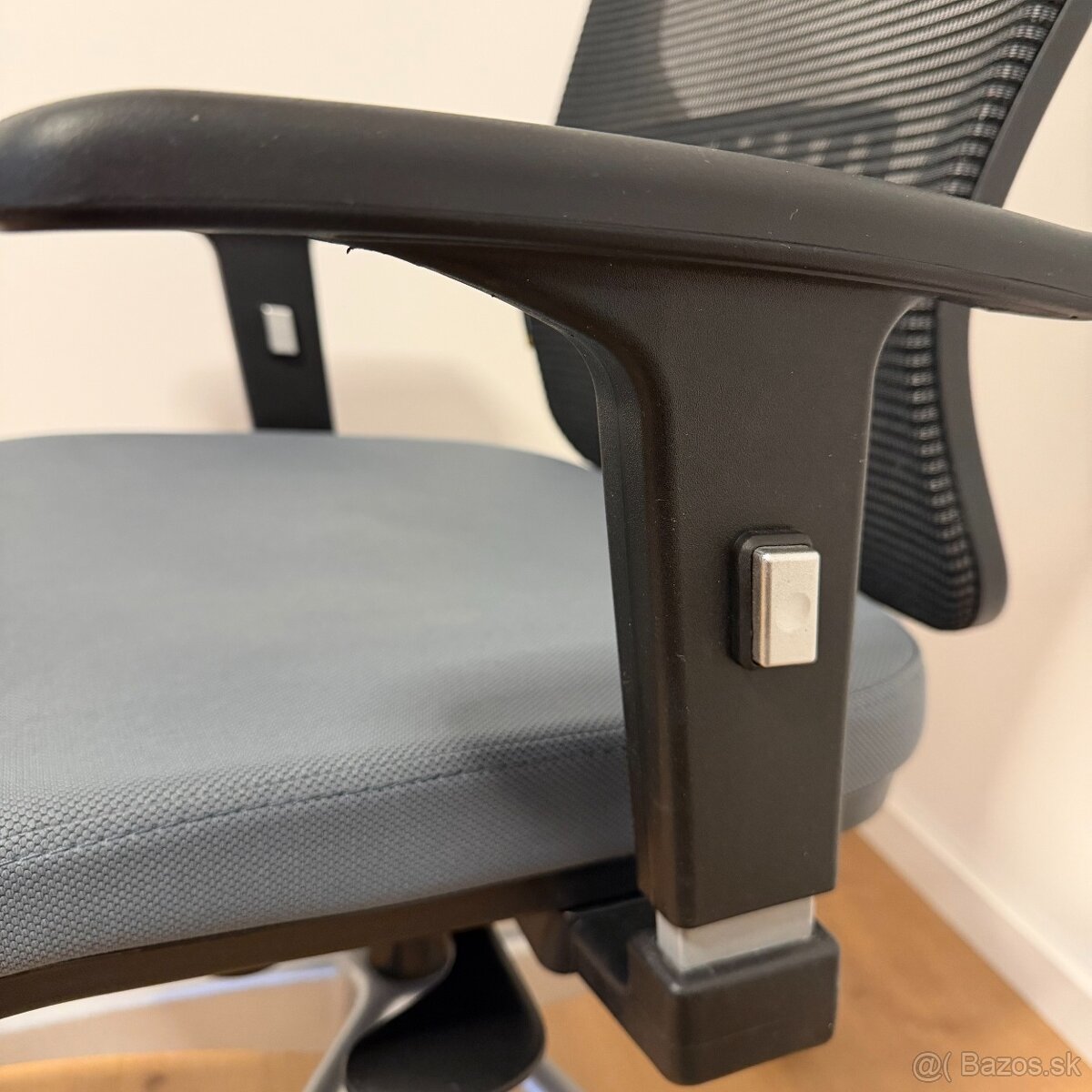 Kvalitná kancelárska stolička OfficePro - Ako nová - 5