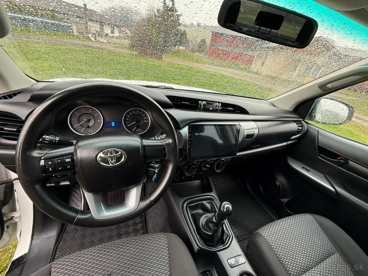 Toyota Hilux DC 2.4 I D-4D 4x4 - 5