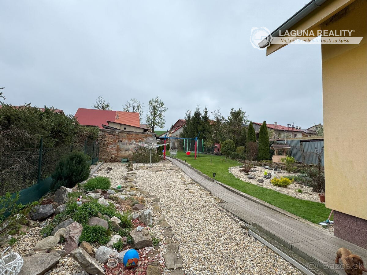 ZNÍŽENÁ CENA  Rodinný dom s veľkým pozemkom v obci Tvarožná - 5