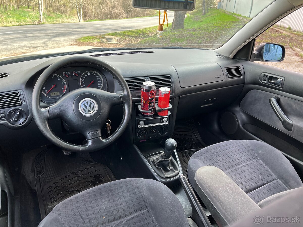 Wolkswgen Golf 4 1.6i - 5